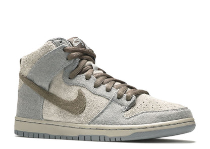 Nike SB Dunk High Tauntaun