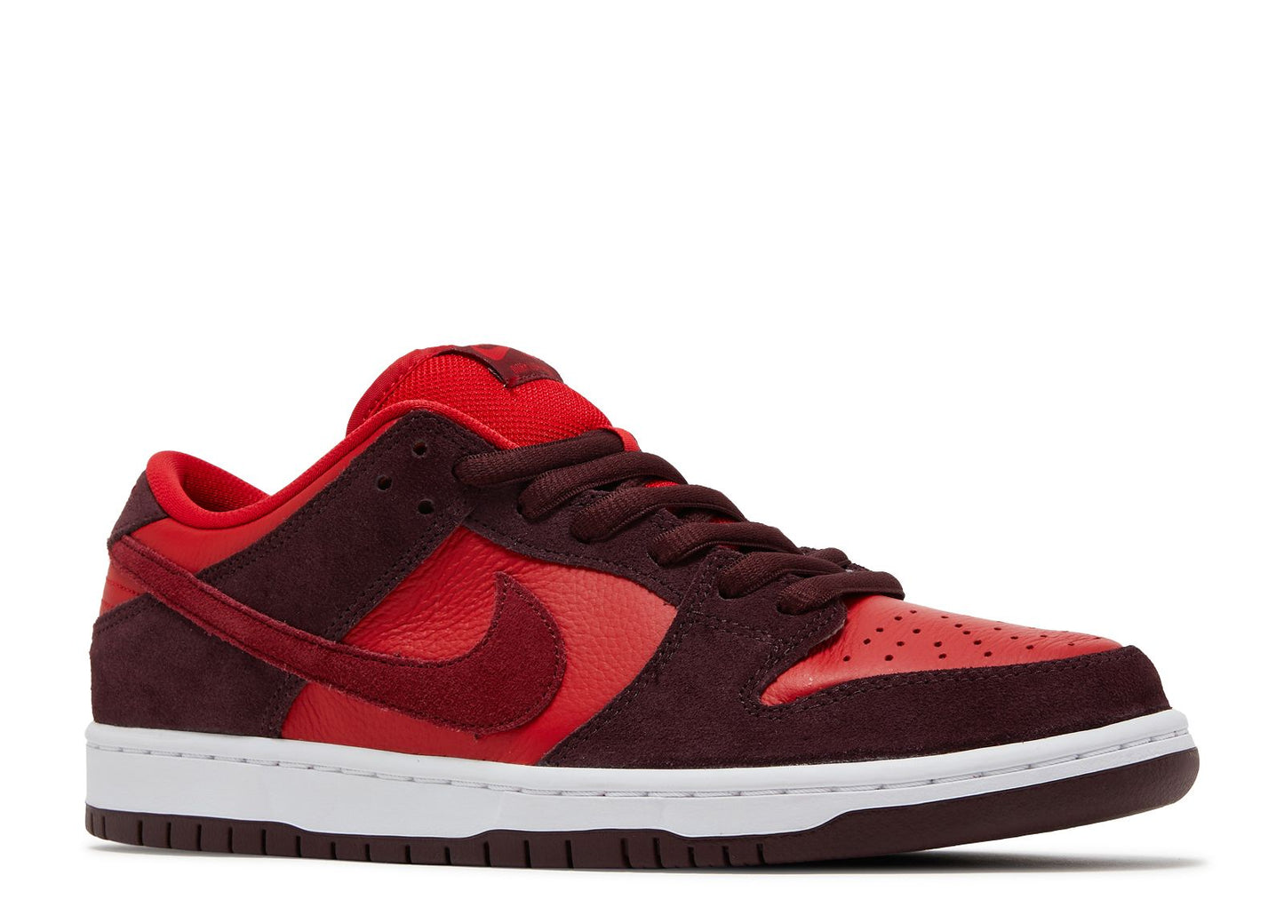 Nike SB Dunk Low Cherry