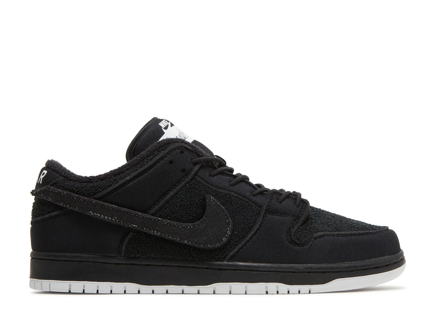 Nike SB Dunk Low Gnarhunters