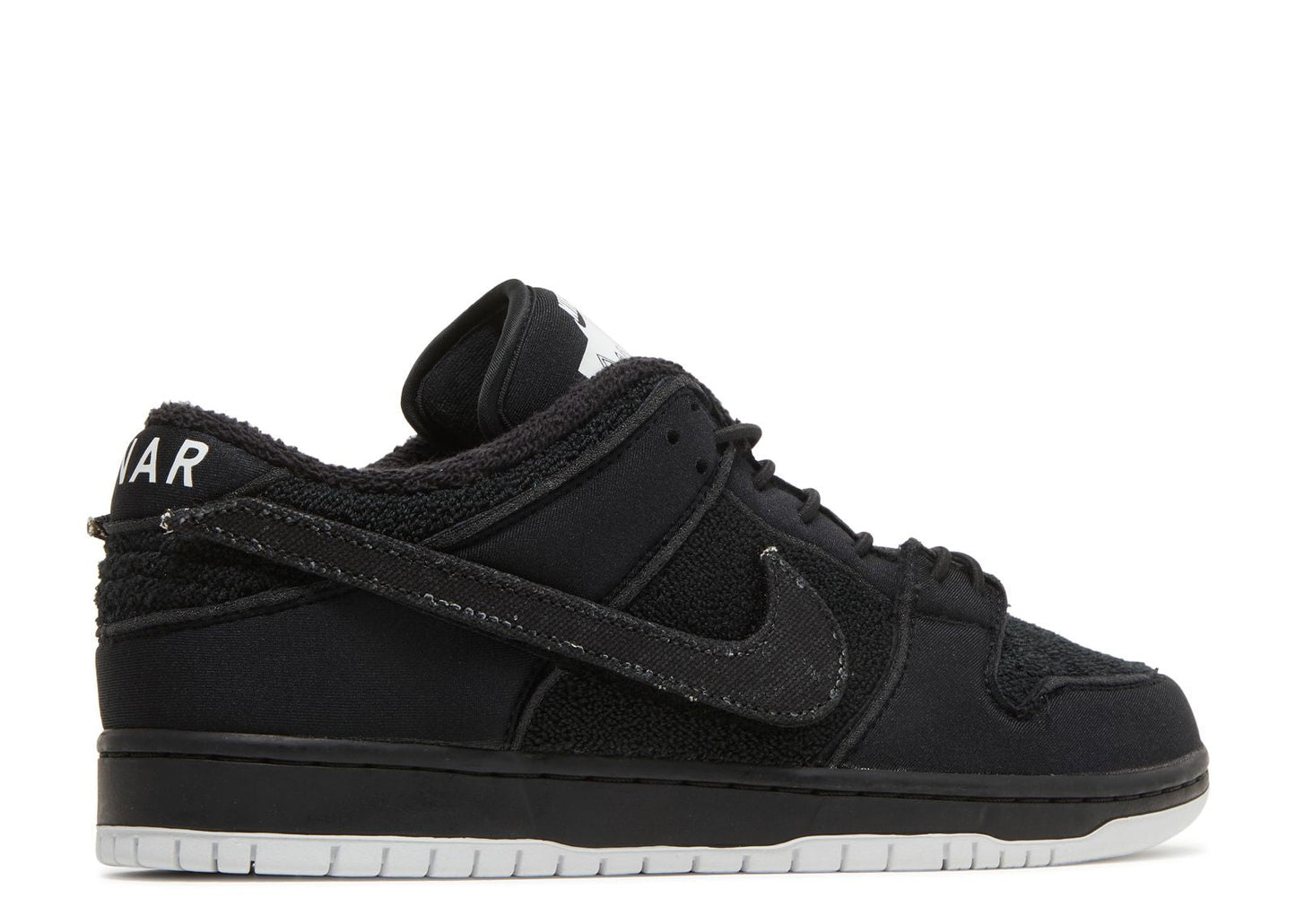 Nike SB Dunk Low Gnarhunters